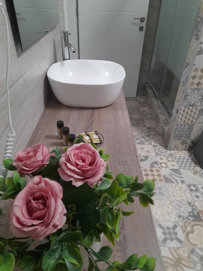 Alisachni Apartment Kini Ngoại thất bức ảnh