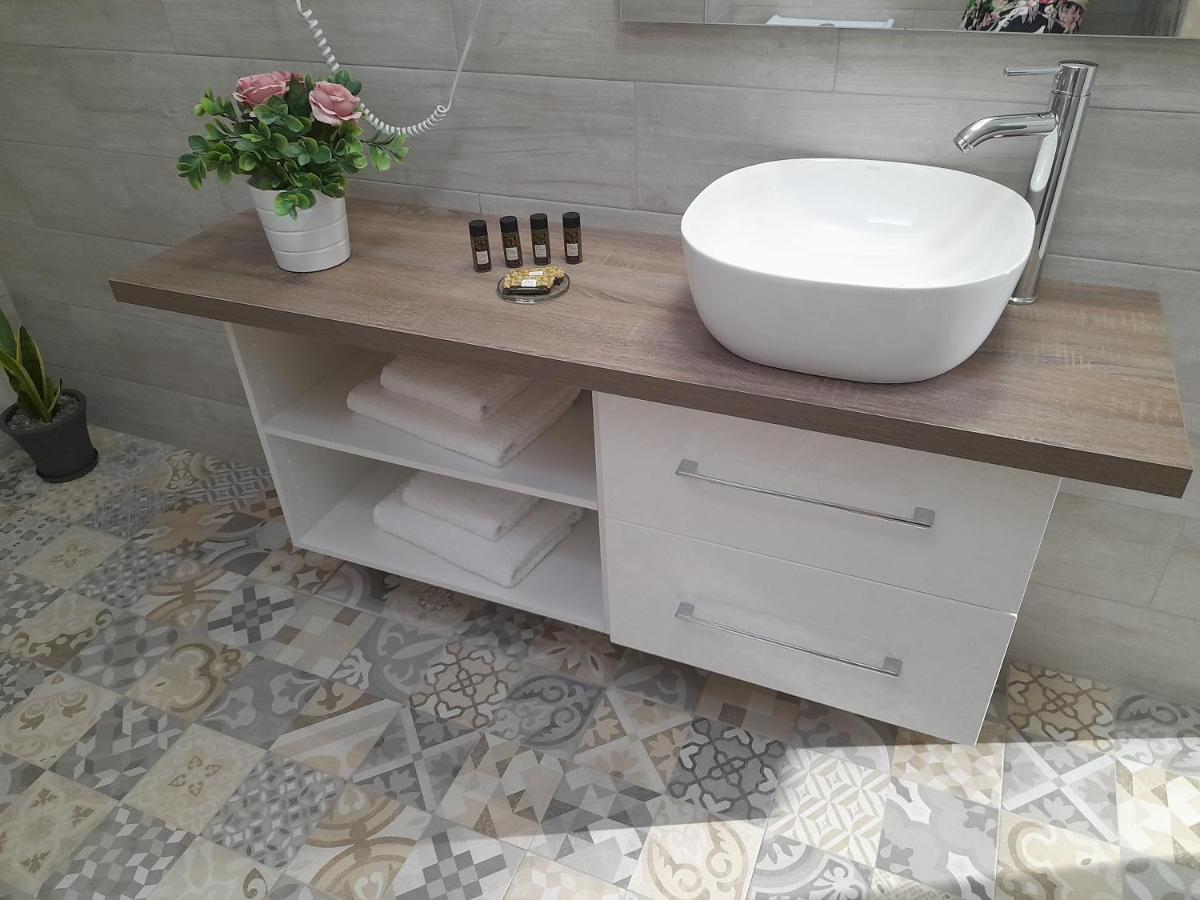 Alisachni Apartment Kini Ngoại thất bức ảnh
